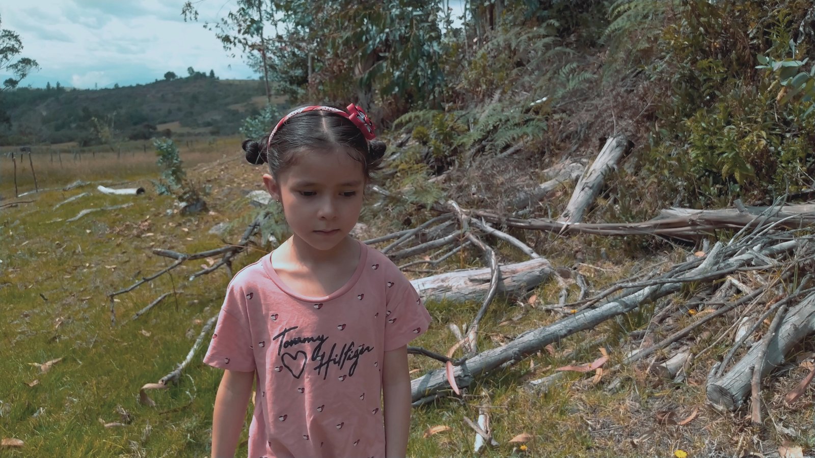 Elena and Lucía arrive in the mountain territory